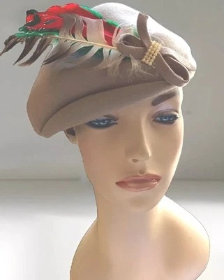 Ladies Vintage Gray Wool Beret With Feathers MERRIMACK HAT CORP 100% One Size - Image 1 of 2