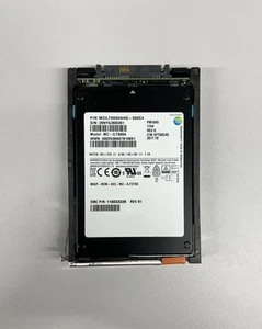 005052612 EMC SAMSUNG 800GB 12G SAS 2.5" SSD SOLID STATE MZILT800HAHQ MZ-ILT800A - Afbeelding 1 van 2