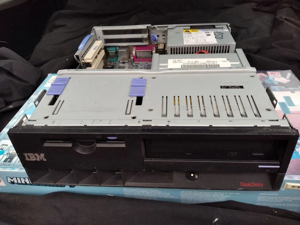 IBM ThinkCentre 8417-A4G (Intel 865G) Vintage PC, Working, No Top Cover - Image 1 of 4