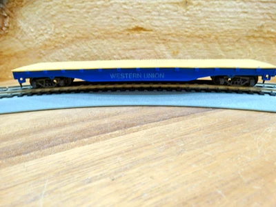 TYCO HO Scale 41' Western Union Flat Skid Car - Image 1 of 4