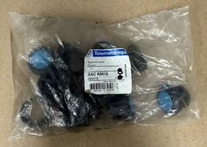 TELEMECANIQUE XAC A9416 BLUE PUSHBUTTON HEADS *8 IN BAG* *NEW IN BAG* - Bild 1 von 4