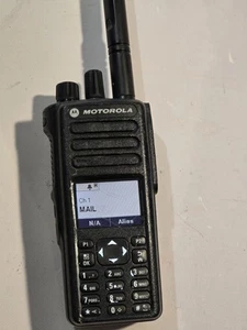 Motorola MotoTRBO XPR7550 UHF Digital Radio AAH56RDN9KA1AN w/ Battery & Antenna - Zdjęcie 1 z 8