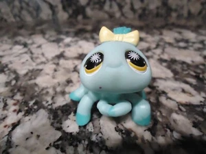 HASBRO LITTLEST PET SHOP #866 TEAL BLUE SPIDER BUG INSECT FIGURE - Picture 1 of 4