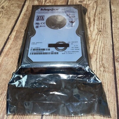 Maxtor Diamondmax 10 100GB SATA 6L100MO SATA Hard Drive - Image 1 of 4