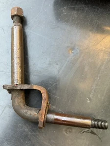 Gravely tractor 8000 front wheel axle king pin spindle 8163 - Picture 1 of 3