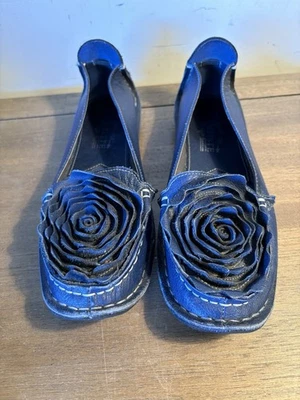 L’Artiste Spring Step Loafers DEZI-N Navy Flower Ballet~Sz 9.5 - Image 1 of 4