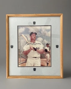 Mickey Mantle Autographed 8x10  Photo With D&D Cards Letter Of Authenticity - Picture 1 of 9