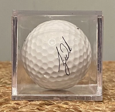 Tiger Woods Wheaties Facsimile Autograph Titleist Logo Golf Ball w/ Case