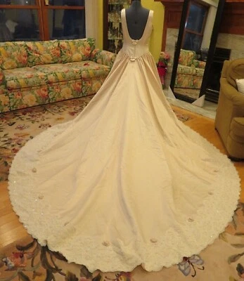 NUEVO Vestido de Boda Impression ALENCON ENCAJE Vintage FLORES Vestido Tren ENVÍO GRATUITO Foto 1 de 4