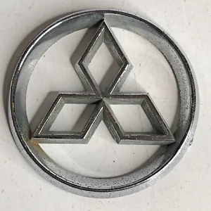 Mitsubishi Vintage Plastic Car Badge Emblem - Picture 1 of 4