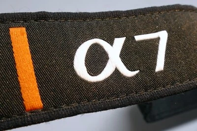 Sony Alpha A7  Camera Neck Shoulder Strap 3.5cm wide - genuine OEM - Image 1 of 4