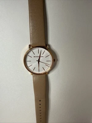 Relógio feminino Michael Kors Pyper 38mm PVD aço couro mostrador prata quartzo MK2748 - Imagem 1 de 4
