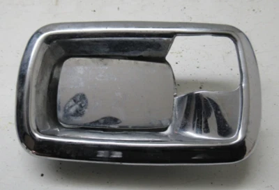 BENTLEY MULSANNE TURBO 1985 LEFT CHROME DOOR HANDLE SURROUND TRIM INC INSERT - Image 1 of 4