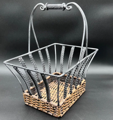 Vintage Wrought Iron & Woven Wicker Basket Large Handle 14.5” Towels / Magazines Cover