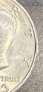 1983 P Kennedy Half Dollar Rim Cud Die Break Error - Picture 1 of 3