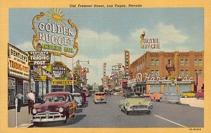 Postal NV: Old Fremont Street, Las Vegas, Nevada, Old Cars & Casino, años 40 - Imagen 1 de 2