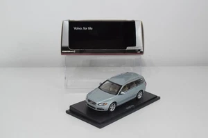 B98 1:43 MOTORART MOTOR ART VFL1561 VOLVO V70 MET. LIGHT BLUE MIB - Foto 1 di 19
