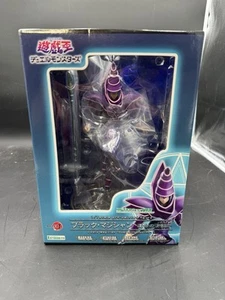 Yu-Gi-Oh! Dark Magician KOTOBUKIYA ARTFX 1/7 scale JP Store Exclusive Purple Ed - Picture 1 of 8