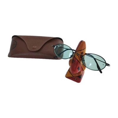 Gafas de sol Ray-Ban montura negra con lentes verdes. Usado. Foto 1 de 4