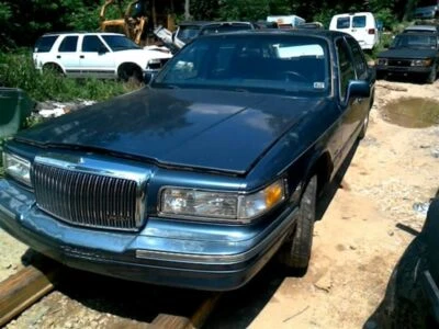 Culata de conductor 8-280 4,6 L gasolina compatible con 95-99 Crown Victoria 73512 Foto 1 de 4