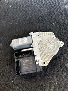 VW Golf Mk5 2006-09 Front Passenger Side Left Window Motor 1K0959792C #XJN - Picture 1 of 5