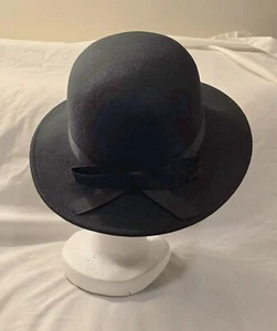 Womens London Fog Black Felt Hat With Black Bow Medium Size 7 - Picture 1 of 9