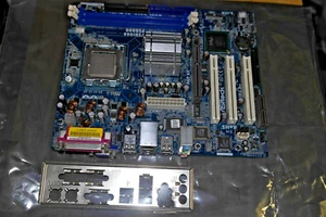 Sockel 775 AGP PCI IDE SATA FDD VGA ASRock 775i65G 2.03 Mainboard FUNKTIONIERT - Bild 1 von 15