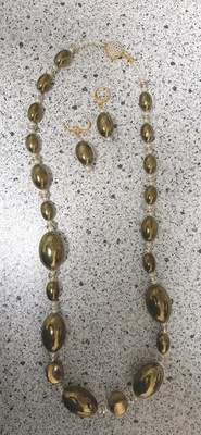 Elegante Perlenkette mit Ohrhängern Magnetverschluß - Bild 1 von 4