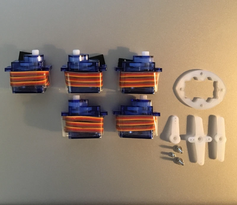 5 x 9g SG Servo Motor 90 Decigrams, Ø5mm Tower, Light Pro & Hobby FSEN ■ - Image 1 of 1