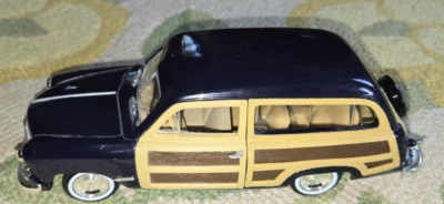 Ford Woody Wagon 1949 escala 1/24 diecast Foto 1 de 4