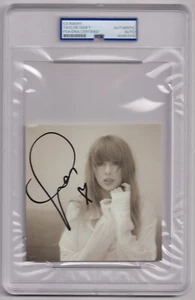 TAYLOR SWIFT Signed Tortured Poets CD PSA DNA Slabbed Signed Autograph W/HEART! - Picture 1 of 2