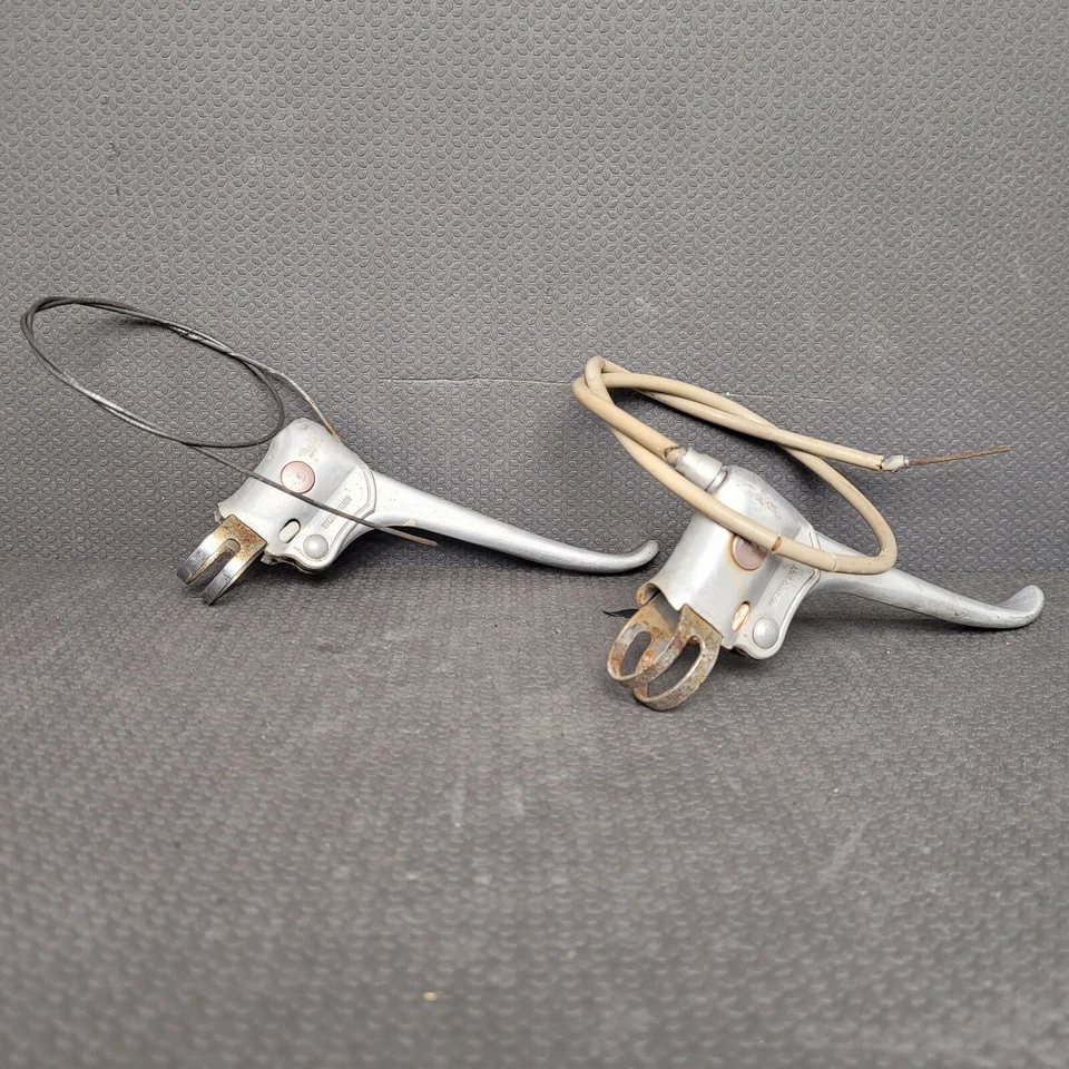 Palancas de freno de punto de póker Schwinn Eye rojo años 60 con cables y 1 parada 22,2 mm Foto 1 de 4