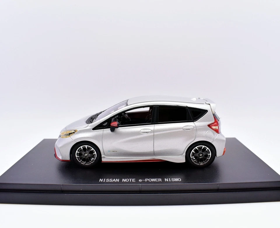 Modellini auto scala 1:43 nissan note Ebbro modellismo statico collezione rare - Immagine 1 di 4