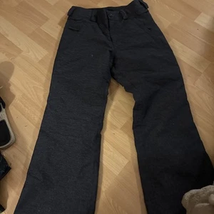 Volcom Explorer Insulated Boy’s Pants Size 10Y Black - Picture 1 of 6