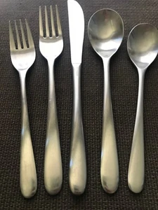 Splendide Cutlery RIO 18/8 Stainless flatware 1-5 piece setting VGUC Korea - Picture 1 of 8