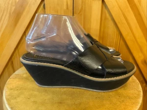 Chaps Schuhe 8B Careesa schwarze gewebte bequeme Keilsandalen - Bild 1 von 9
