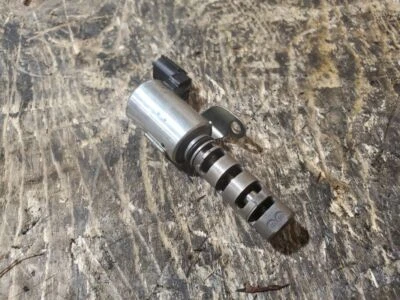 Solenoide de distribución de válvula variable (VVT) motor 1JZ / 2JZ GTE - Toyota (15330-46011) Foto 1 de 4