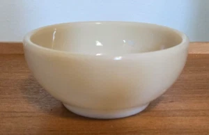 Tazón de chile vintage "Oven Fire King Glass" marfil vidrio leche 1948-1950 LEER - Imagen 1 de 5