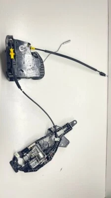 Cadillac XTS 2013 2014 2015 2016 2017 CERRADURA PUERTA DELANTERA DERECHA OEM 13590513 Foto 1 de 4