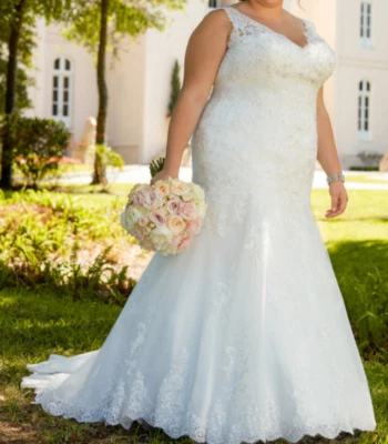 Stella York 6525 Lace Fit and Flare Wedding Gown Silver Beading Size 22 (SAMPLE) - Image 1 of 4