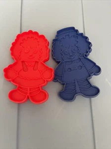 Cortadores de galletas de plástico vintage Hallmark Raggedy Ann & Andy - Imagen 1 de 4