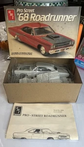 AMT / Ertl Pro Street '68 Roadrunner Auto Modellbausatz versiegelte Teile OVP - Bild 1 von 2