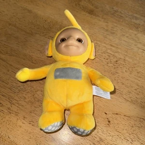 LA LA PLUSH TOY TELETUBBY TELETUBBIES TELETUBBYS YELLOW 23cm 2020 - Picture 1 of 4