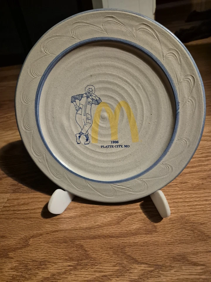 Винтажная коллекционная тарелка McDonalds Red Wing - Изображение 1 из 4