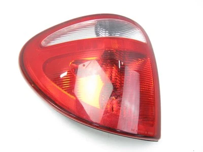 NUEVO - FUERA DE CAJA 4857601AH Lámpara de luz trasera izquierda para Dodge Caravan 2001-2003 Foto 1 de 4