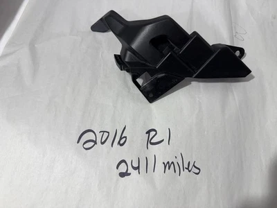 Carenagem direita 15-19 YAMAHA R1 R1S PAINEL MÉDIO 2CR-2843J - Imagem 1 de 3