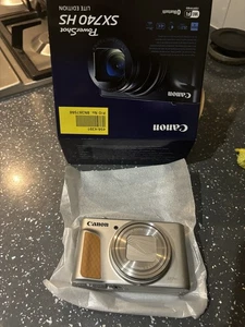 CANON PowerShot SX740 HS Lite Superzoom Compact Camera. Silver. In Hand - Picture 1 of 1