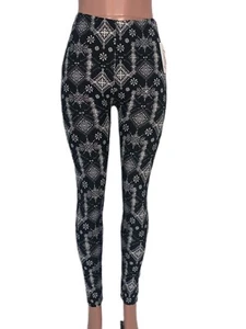 Soft Fitted Black Snowflake Ladies Casual Holiday Legging Pants Stretcy Nwts - Picture 1 of 2