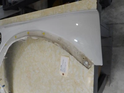 2005 LAND ROVER LR3 RIGHT PASSENGER FRONT FENDER  POOR CONDITION - BEEN REPAIRED Foto 1 de 4