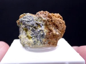 Mineralien: Oxyplumboromeit - Corta Carlés Norte - Asturien - Spanien - Er 1127 - Bild 1 von 9